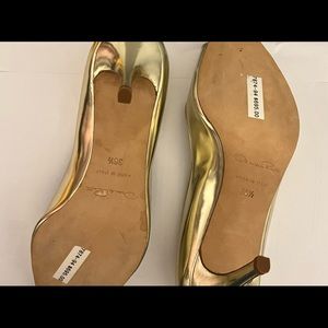 Gold heels slightly used